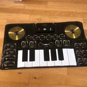 Schwarz Giant Electronic DJ Mixer Mat with Piano Keyboard